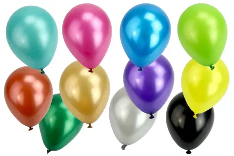 Un assortiment de ballons de baudruche colorés, prêts à égayer une fête.