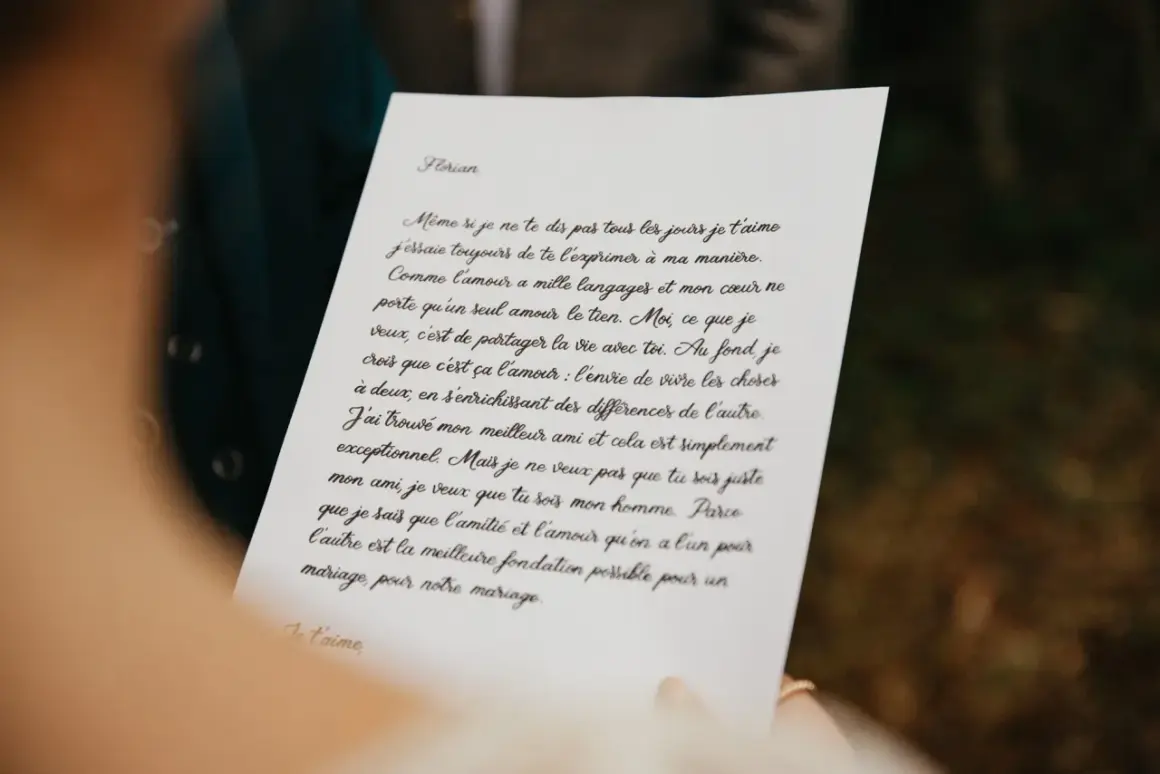 Texte officiant cérémonie laïque : une lettre manuscrite adressée à Florian, exprimant un amour profond et la volonté de construire un mariage solide.